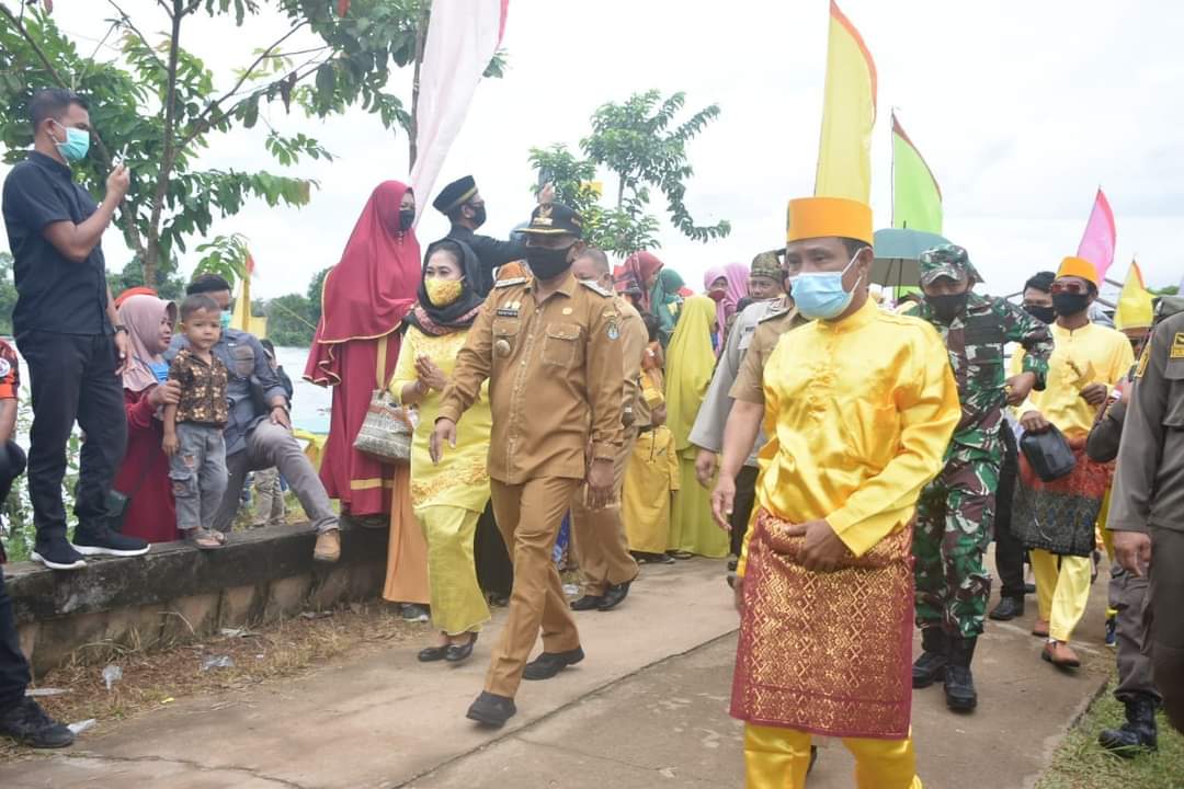 Susur Sungai dan Ziarah Akbar Astana Makam Raja-raja Matan Tanjungpura