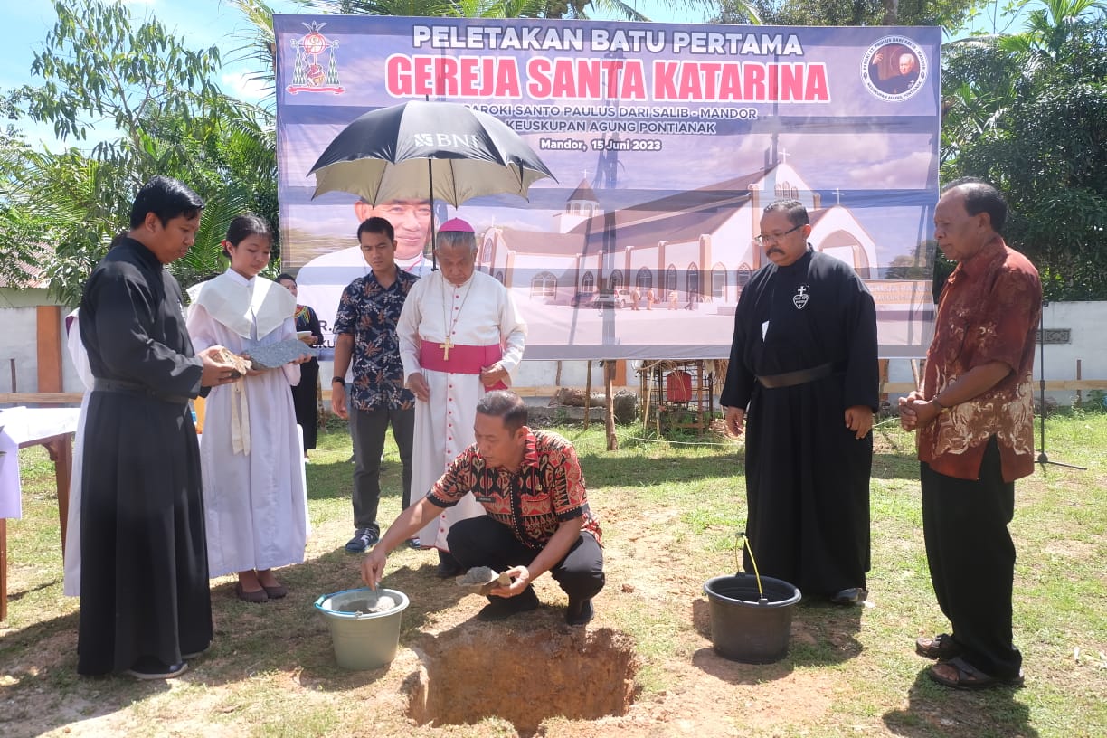 Sekda Landak: Gereja Sebagai Pemersatu Kerukunan Hidup di Tengah Masyarakat