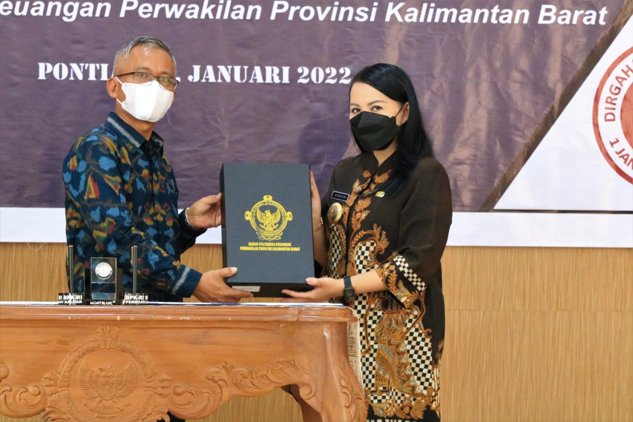 Bupati Landak Terima Laporan Hasil Pemeriksaan BPK RI TA 2021