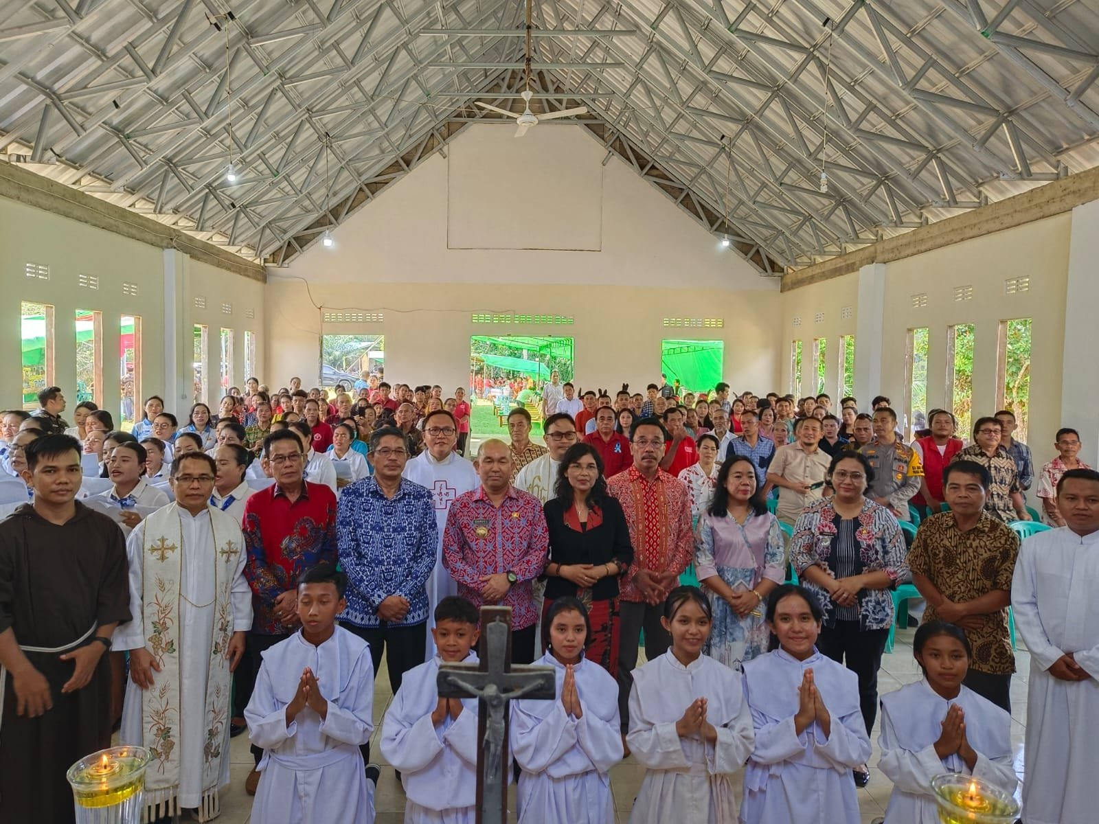 Pemkab Landak Bantu Penyelesaian Pembangunan Gereja di Stasi Dano