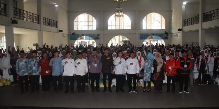 Gubernur Kalbar Sambut Kepulangan Jamaah Haji Kloter Terakhir
