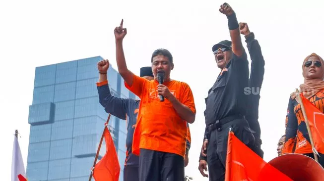 Aksi May Day, Partai Buruh: Gila Negeri Ini PHK Bisa Pakai WA, Pengusaha Hitam Jahat!