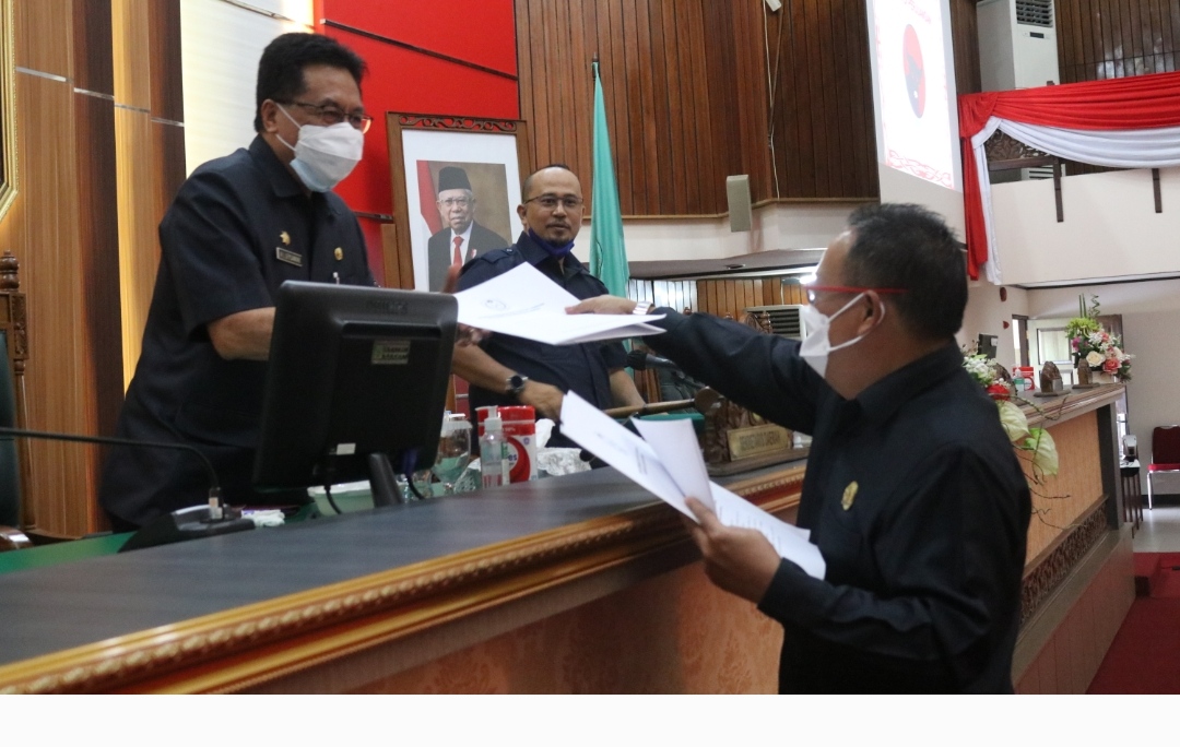 Pandangan Umum Legislatif Terhadap Gubernur Kalbar Soal Raperda PJKH dan Pencegahan Karhutla