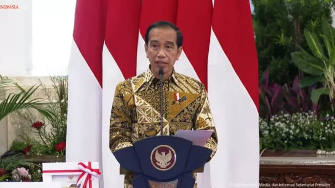 Harga Minyak Goreng Melonjak, Jokowi Perintahkan Mendag Operasi Pasar