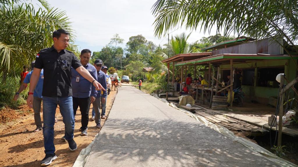 Bupati Sis Minta Masyarakat Ikut Awasi Pelaksanaan Proyek