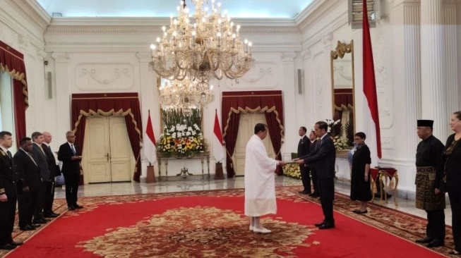 10 Dubes Negara Sahabat Serahkan Surat Kepercayaan Ke Jokowi