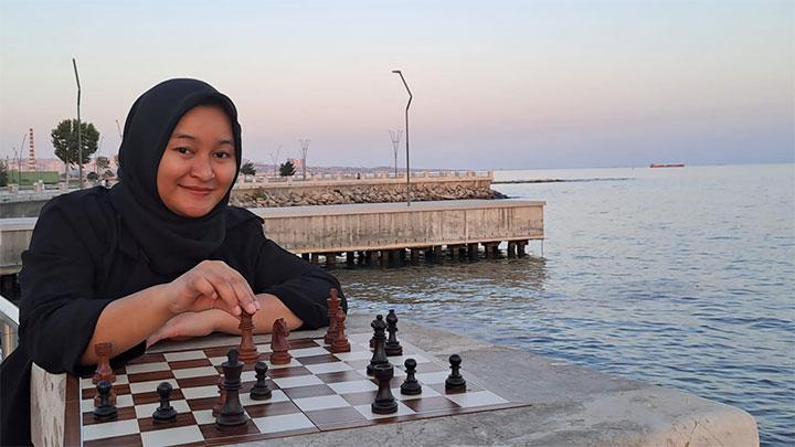 Buat Sejarah, Medina Warda Aulia Melaju ke Babak 4 Besar Piala Dunia Catur FIDE Putri