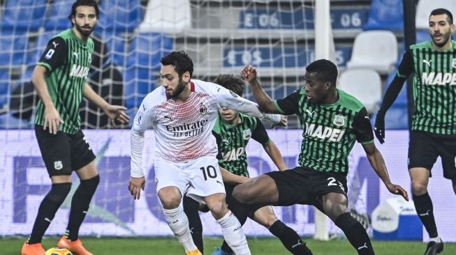 Taklukkan Sassuolo, AC Milan Masih Bertengger di Puncak Seri A