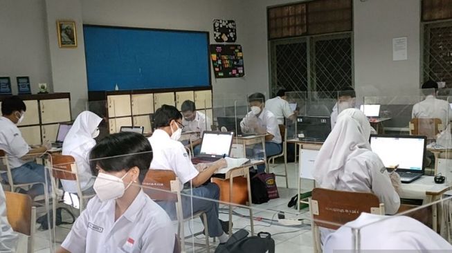 Belajar Tatap Muka 100 Persen Segera Dimulai, Daerah Tunggu Keputusan Pusat