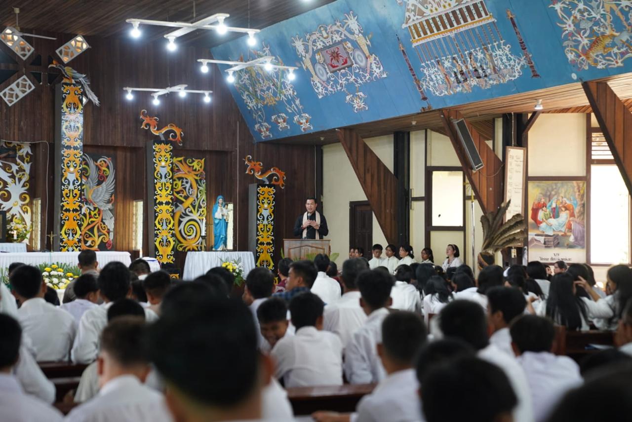 Kunker ke Kecamatan Empanang, Ini yang Dilakukan Bupati Fransiskus Diaan