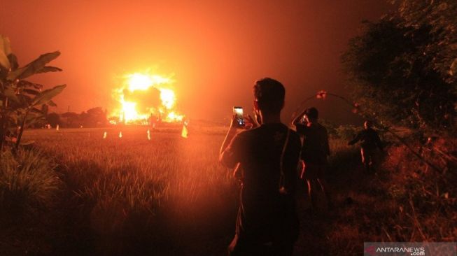 Kilang Minyak Terbakar, Pertamina Wajib Ganti Rugi dan Beri Santunan Warga