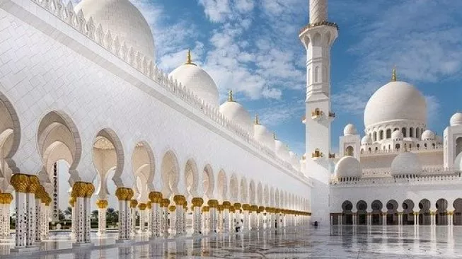 Tradisi Lebaran Unik, Setiap Warga Kompak Bawa Aneka Makanan ke Masjid