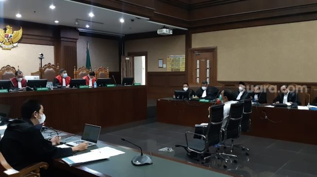 Aziz Syamsuddin Mengaku Khilaf Beri Uang Kepada Eks Penyidik KPK