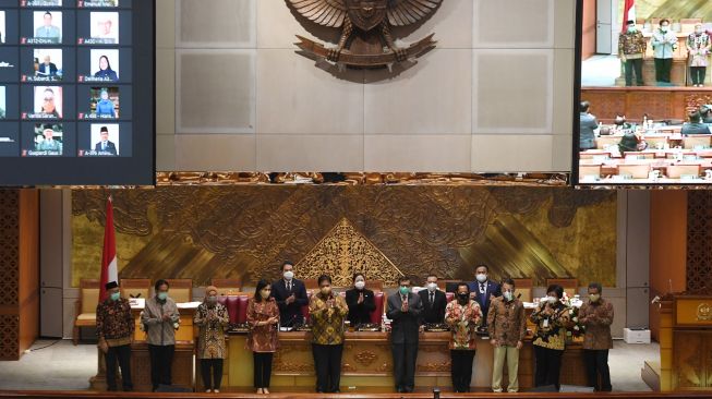 UMR Makin Kecil hingga Buruh Mudah di-PHK, Poin Demokrat Tolak UU Ciptaker