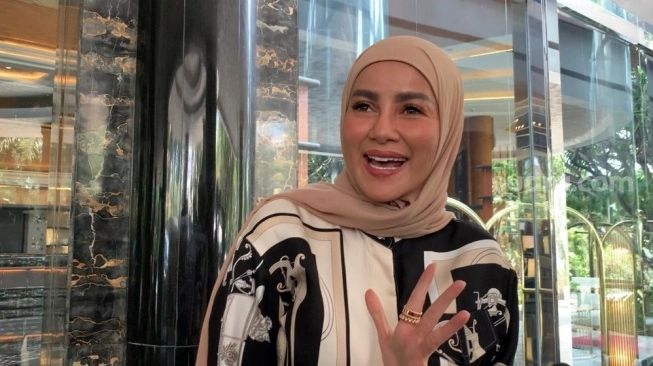 Olla Ramlan Jawab Kabar Soal Dirinya Mau Lepas Hijab