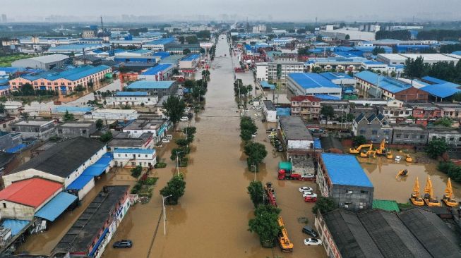 Banjir Tewaskan 33 Orang dan Penumpang Commuter Terjebak di China, Awas Perubahan Iklim