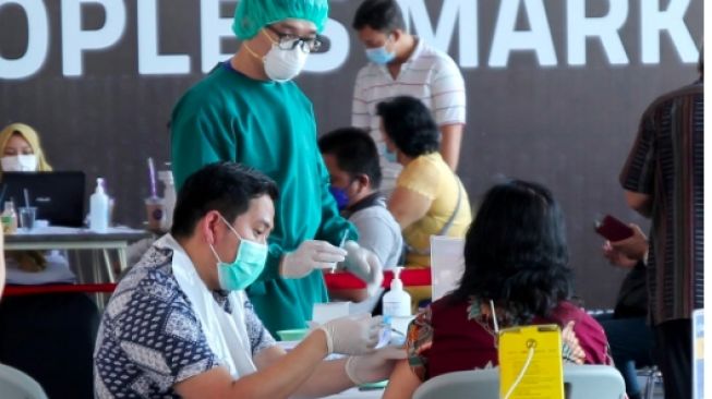Temuan Ombudsman: Vaksinasi Banyak Masalah, Kasus Covid di Semua Daerah Belum Terkendali