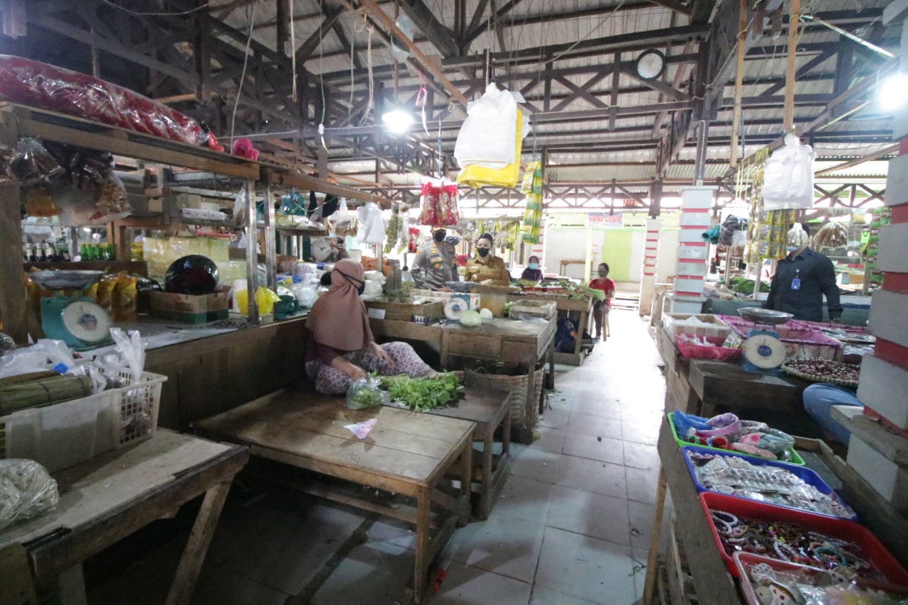 Pemkab Landak Monitoring Harga Bahan Pokok di Pasar