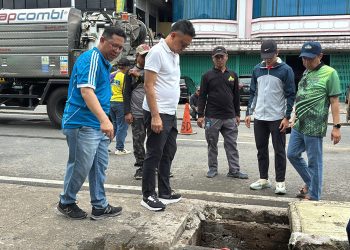 Jelang Maulid Akbar dan Haul Habib Muhammad bin Abdullah Al Muthahar ke-114, Pemkot Pontianak dan Pedagang Gelar Kerja Bakti di Pasar Flamboyan