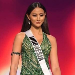 Ayu Maulida Kenakan Gaun Bertabur Bintang di Malam Puncak Miss Universe