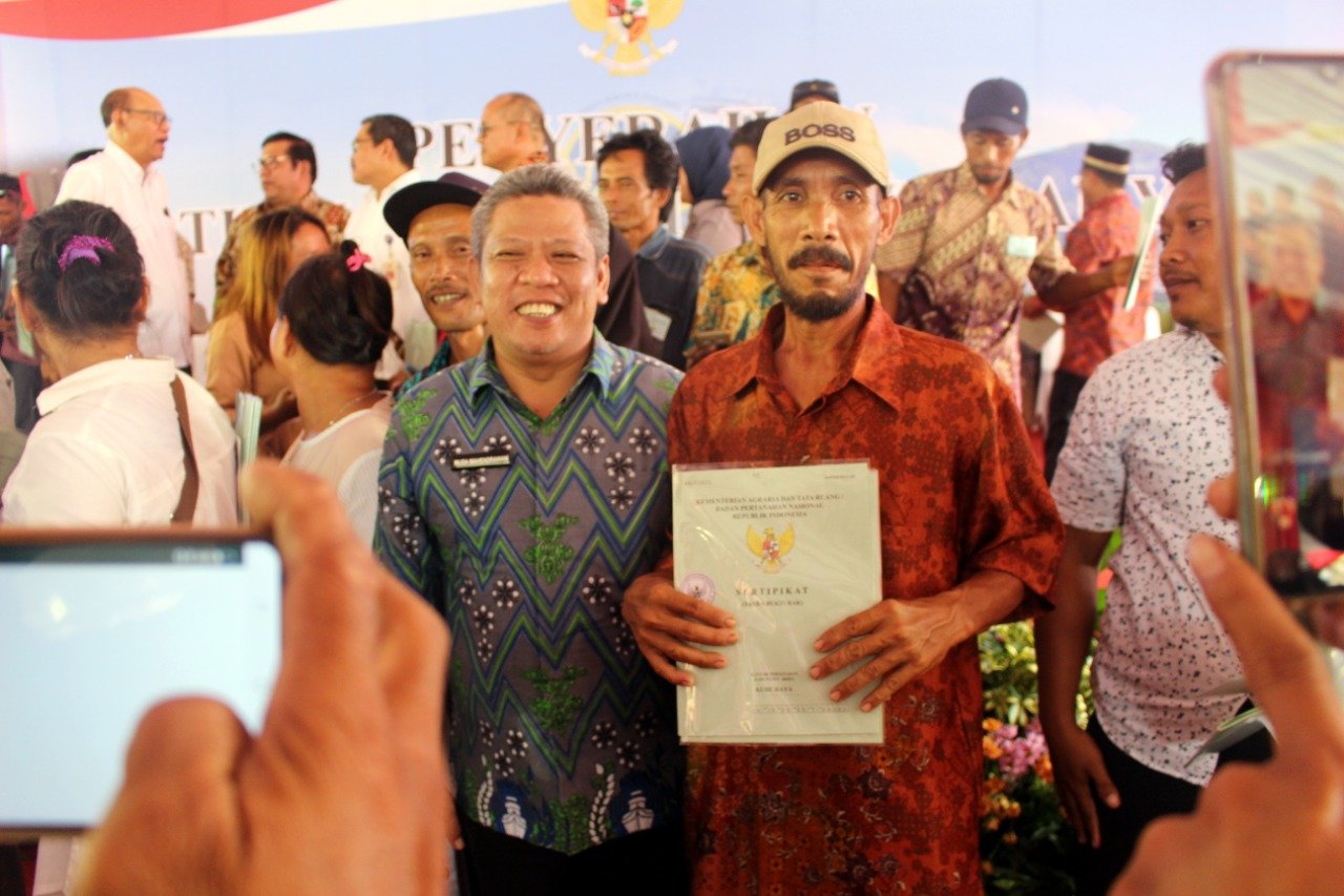 300 Transmigran Kubu Raya Kini Miliki Sertifikat Tanah