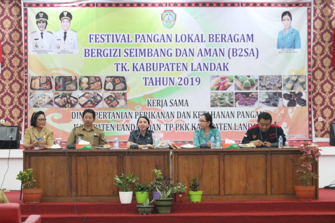 Pemkab Landak Fasilitasi Pemasaran Produk Lokal