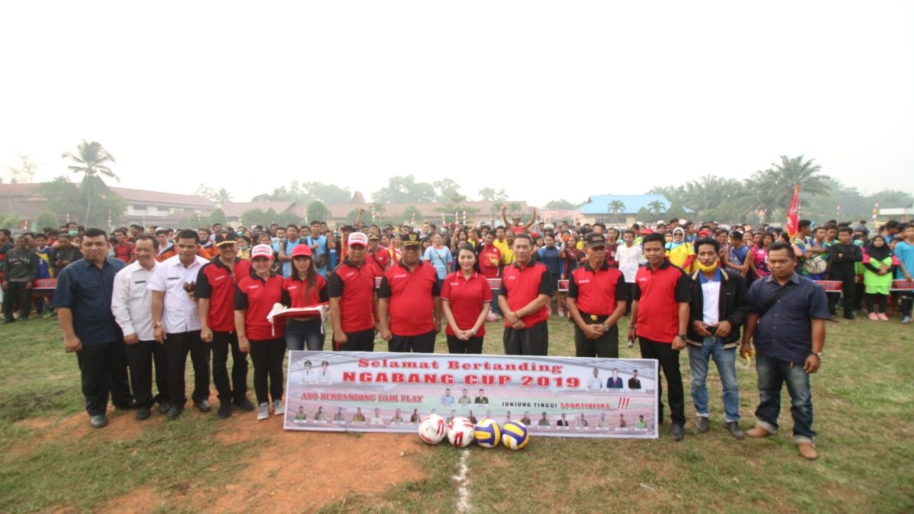Pemkab Landak Resmi Buka Turnamen Sepakbola Ngabang Cup 2019