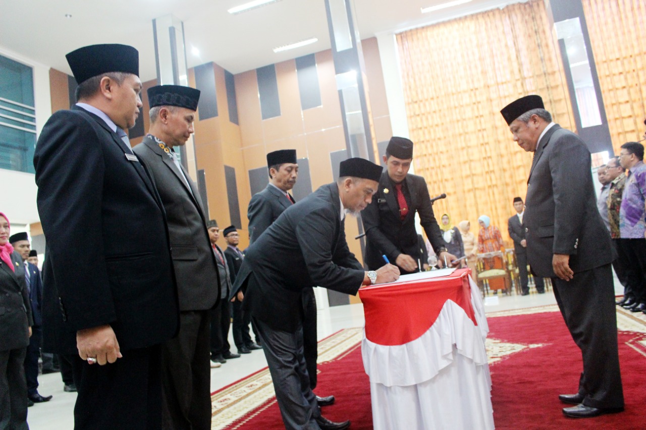 Mula Putra Dilantik Jadi Dirut PDAM Tirta Raya