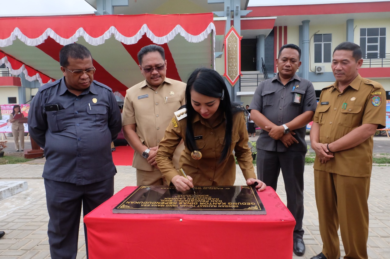 Gedung Baru Disdukcapil Landak diresmikan