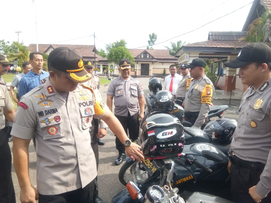 Kapolres Bengkayang Lakukan Pemeriksaan Unit Kendaraan Dinas 
