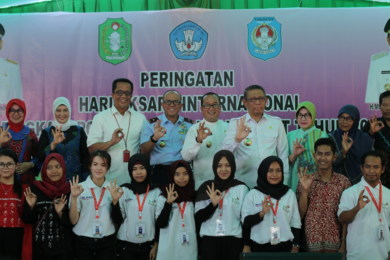 Grafik Buta Aksara Menurun di Kalbar