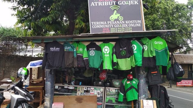 Penjualan Atribut Ojol Dibatasi Imbas Bom Bunuh Diri Medan, Pedagang Resah