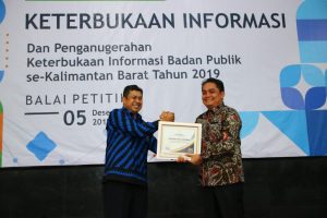 Pemkot Pontianak Raih Penghargaan sebagai Badan Publik Informatif