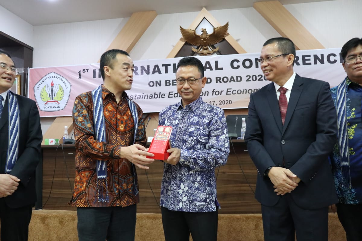 Akademisi dari China Hadiri Konferensi Internasional di UNTAN