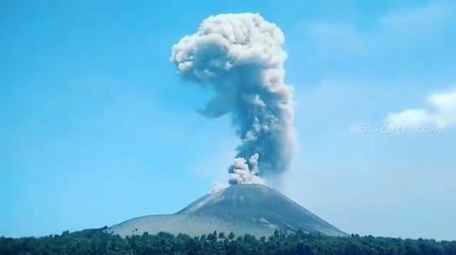 Gunung Anak Krakatau Meletus, BNPB Belum Terima Laporan Kerusakan