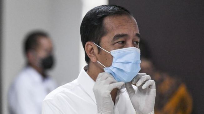 Jokowi: Padat Karya Tunai saat Wabah Corona untuk Pengangguran