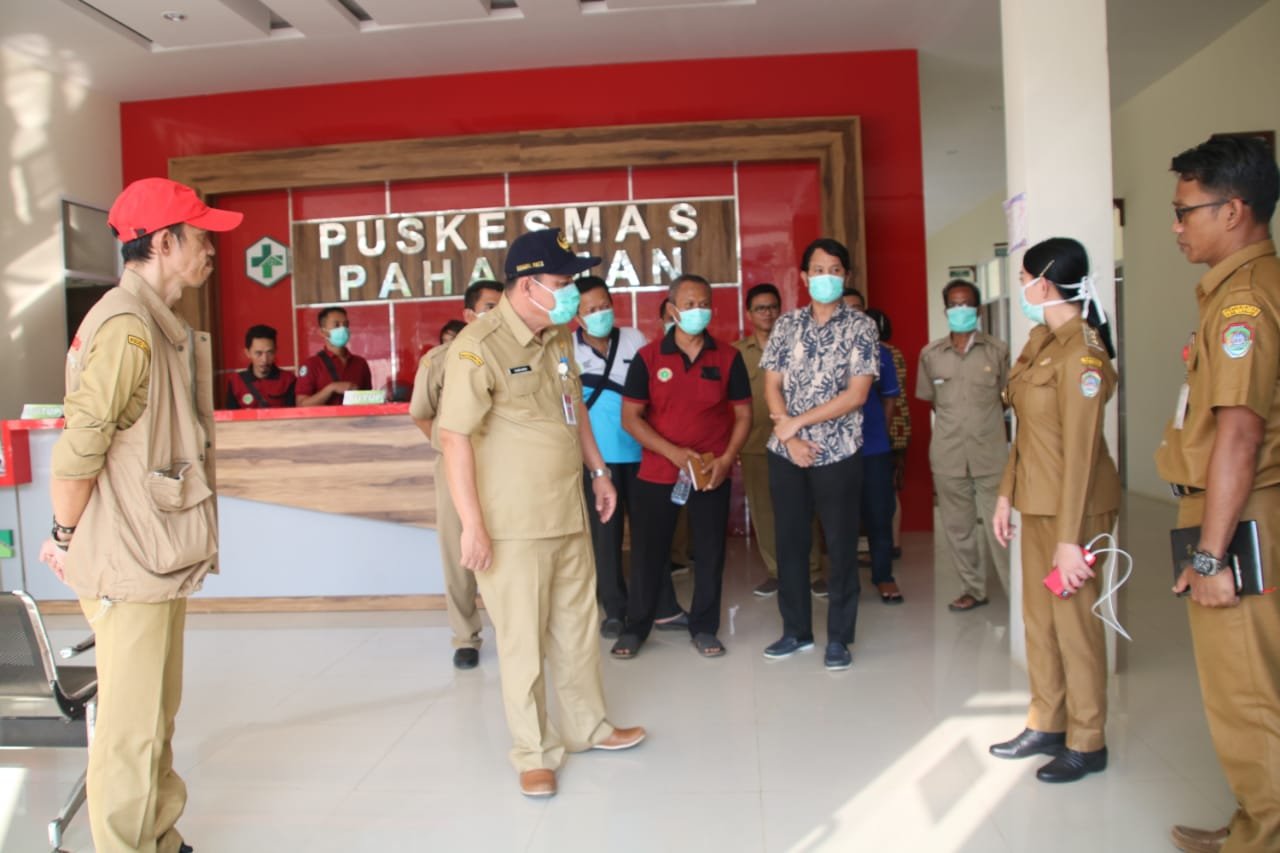 Karolin Motivasi Tim Medis Puskesmas Tangani Covid-19