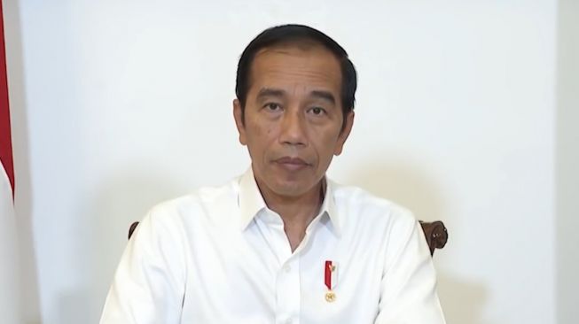 Disiplinkan Warga Saat PSBB, Jokowi Kerahkan TNI/Polri di 4 Provinsi