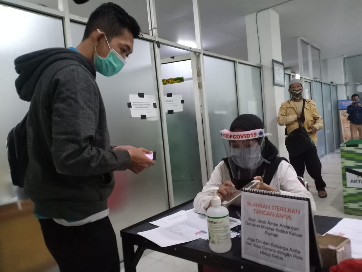 Disdukcapil Pontianak Pastikan Taati Protokol Kesehatan Dalam Pelayanan Publik