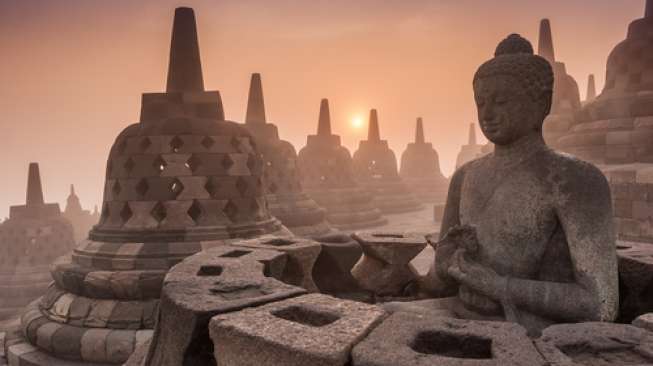 Pandemi Covid-19 Umat Buddha Tak Rayakan Waisak di Candi Borobudur & Mendut