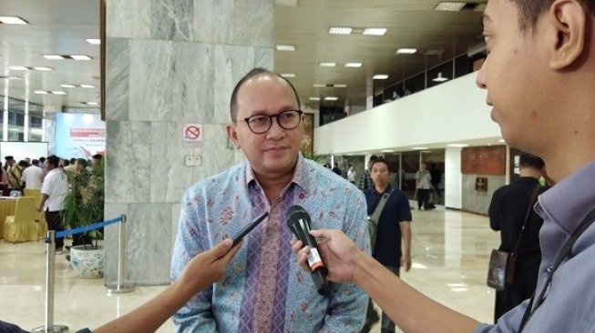 Putar Roda Ekonomi, Ketua Kadin Usul Bansos Diubah ke Uang Cash