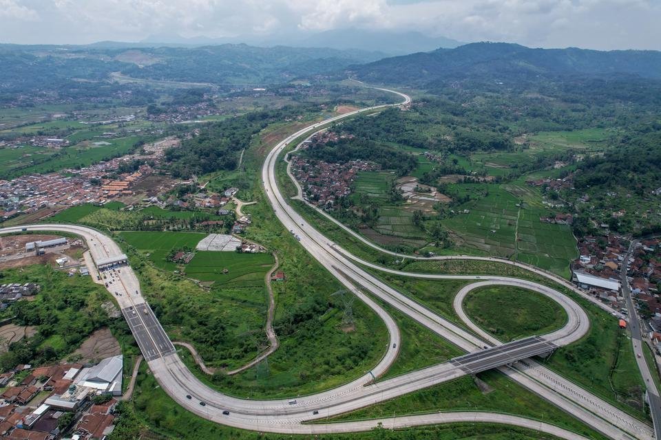 Peresmian Tol Cisumdawu Membuka Akses Lancar dan Masa Depan Bandara Kertajati