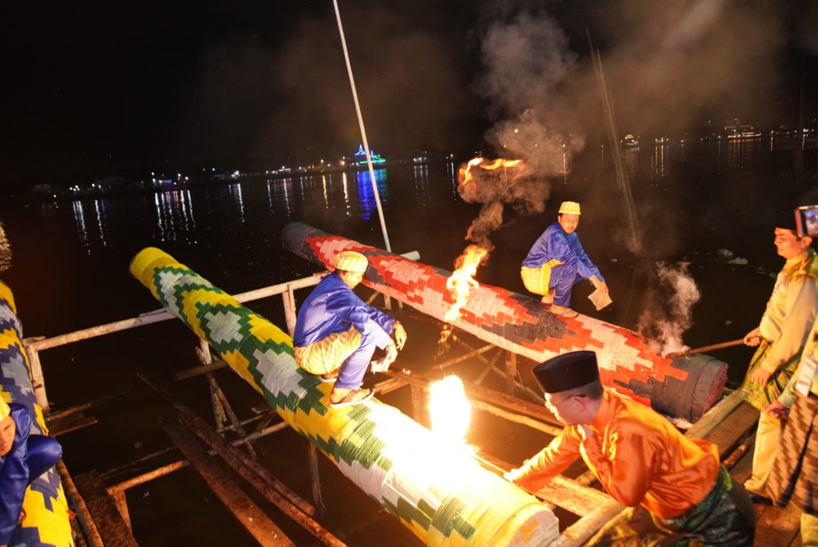 Eksebisi Meriam Karbit Tradisi Lebaran Ada di Bansir III Pontianak