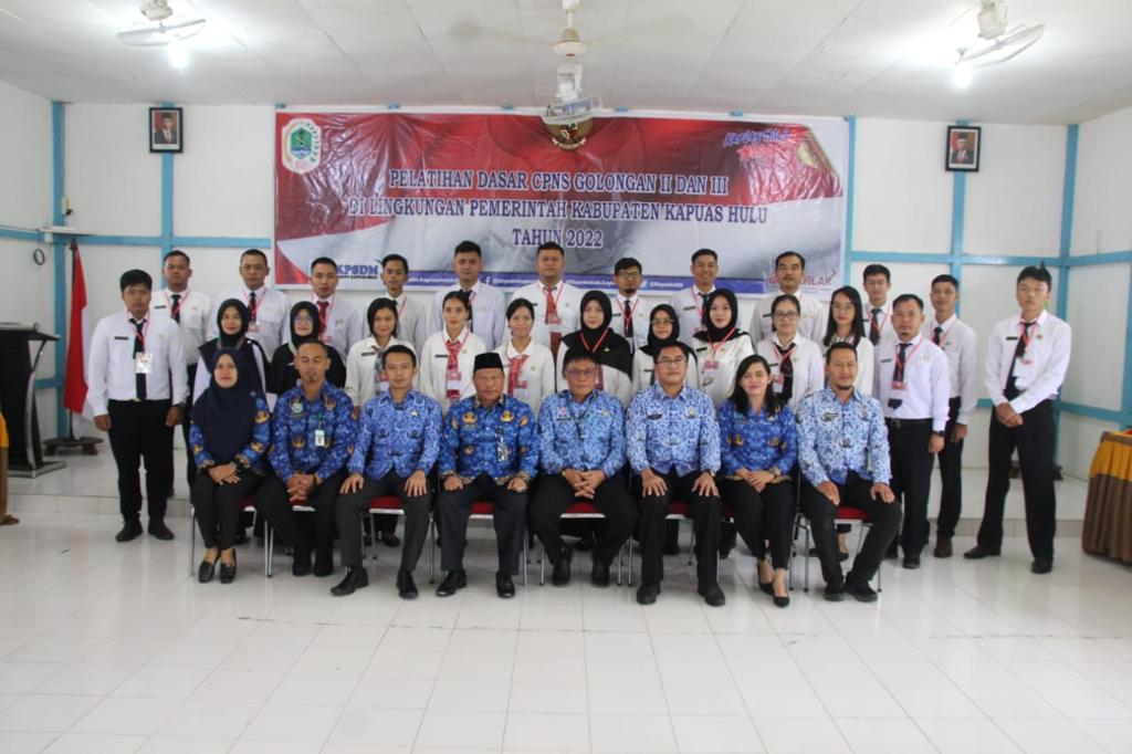 Sekda Kapuas Hulu Berikan Pembekalan Pelatihan Dasar CPNS Golongan II dan III