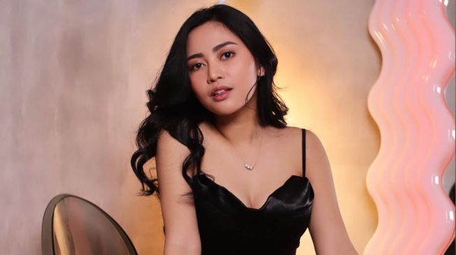 Rachel Vennya Lepas Hijab, Ngaku Lebih PD Pakai Baju Seksi