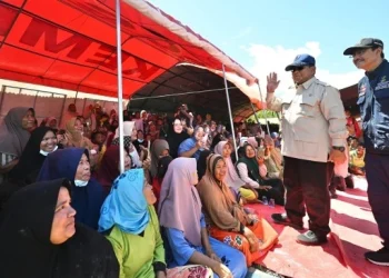 Dapur Umum Kemensos Jadi Penopang Pengungsi di Sumatera