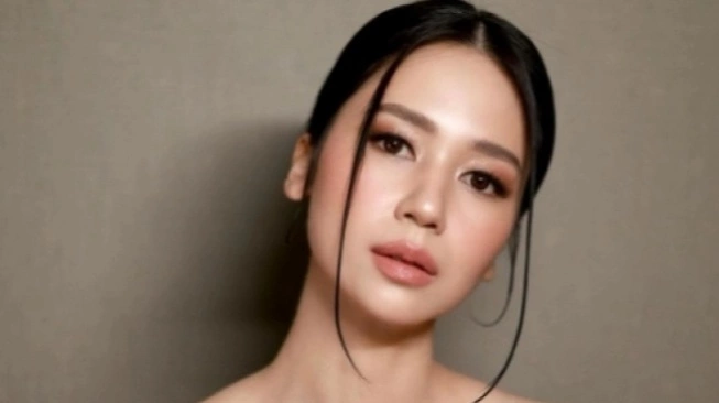 Laura Basuki Jadi Trending Topic di X Gegara Posting Foto Selfie