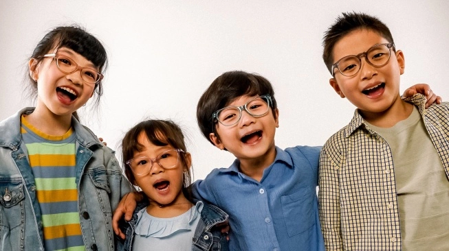 Jaga Penglihatan Anak dari Dampak Penggunaan Gadget yang Berlebihan