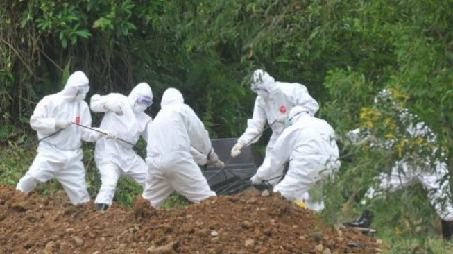 Satu Keluarga Meninggal karena Covid-19, Berawal dari Kebohongan Istri