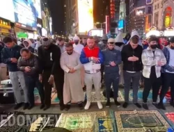 Doakan Perdamaian Palestina, Ribuan Orang Salat Tarawih di Times Square New York